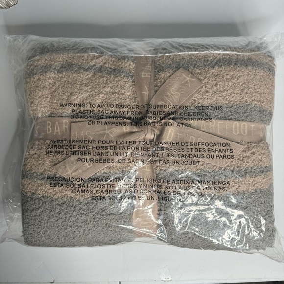 Barefoot Dreams Cozy Grey & Tan Striped Throw Blanket 45” x 60” NWT - Picture 4 of 5